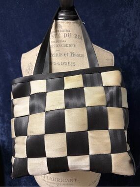 Harveys Y2K woven checkered seatbelt tote bag